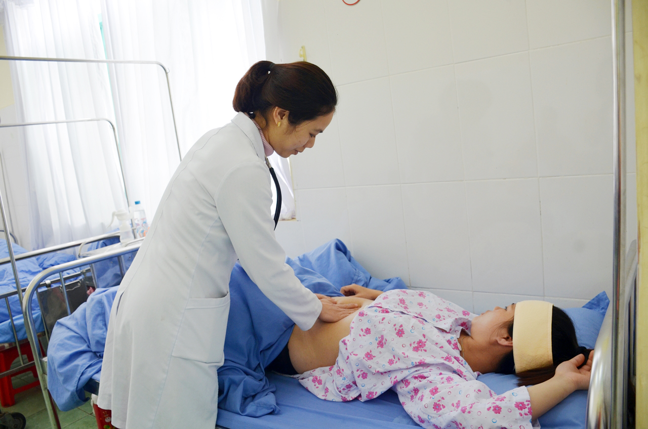 Bác sĩ Hoàng Thị Bích Hằng (Khoa Phụ sản, Trung tâm Y tế huyện Bình Liêu), là một trong 7 bác sĩ đã tham gia tuyển dụng.