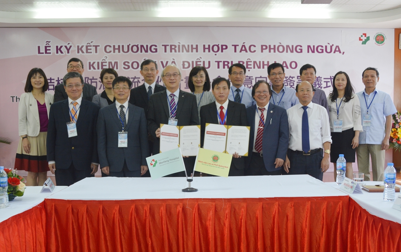 Sở Y tế Quảng Ninh vừa phối hợp với Đoàn chuyên gia Đại học Y Đài Bắc và CDC Đài Loan (Trung Quốc) tổ chức ký kết Bản ghi nhớ chương trình hợp tác quốc tế về công tác phòng ngừa, kiểm soát, điều trị bệnh Lao.