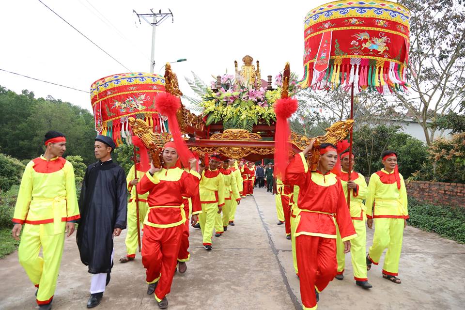 Nghi lê rước nước, điểm nhấn chính tại Lễ hội Thái Miếu nhà Trần được tổ chức tại xã An Sinh. Ảnh:Thanh Tùng (CTV)