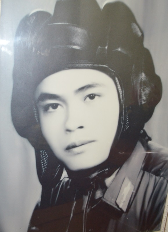 Ông Ngô Đức Nghĩa chụp tại đơn vị huấn luyện xe tăng tại Đông Triều năm 1972.