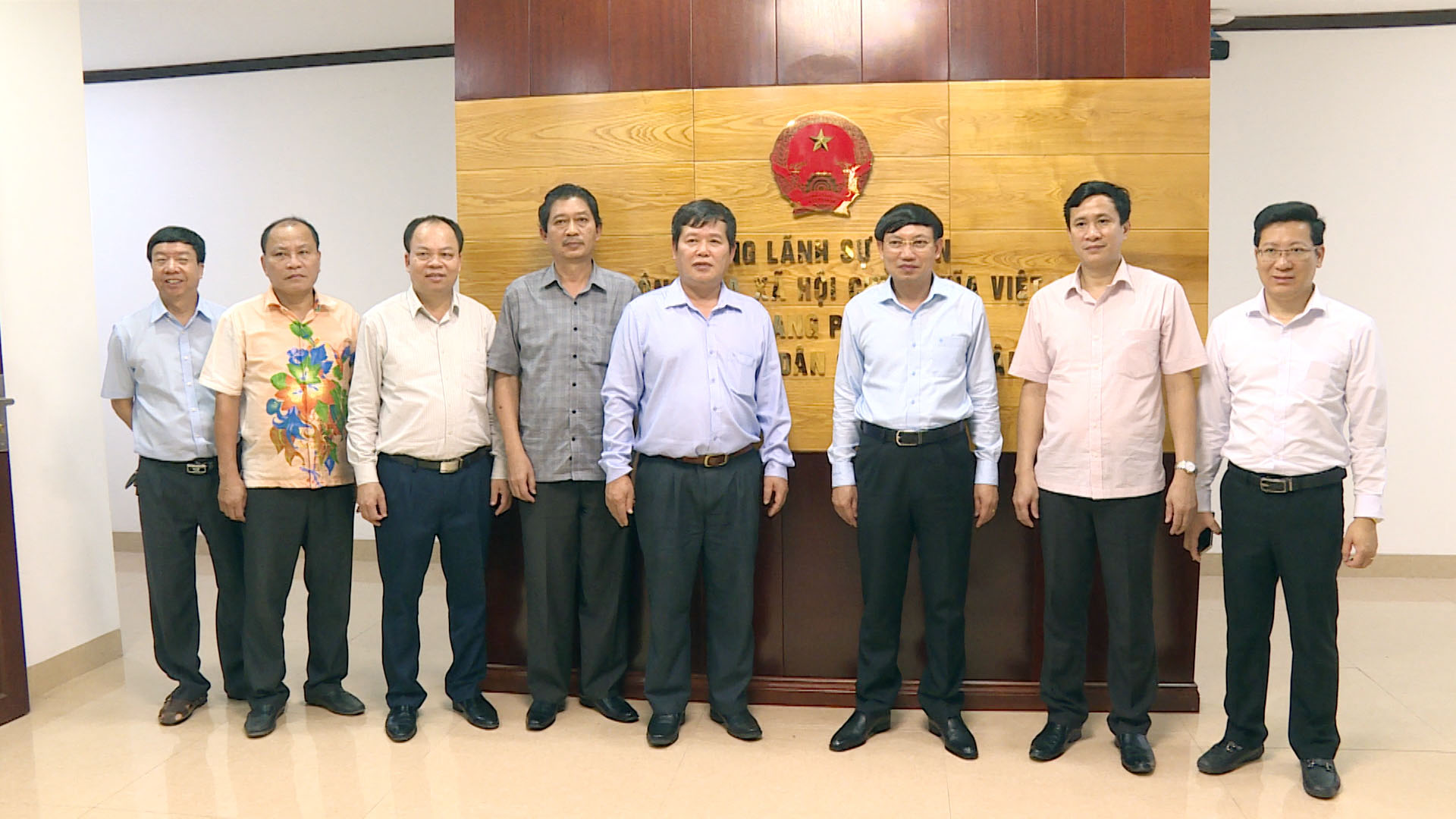Đoàn công tác của Tỉnh Quảng Ninh thăm và làm việc tại Tổng lãnh sự quán Việt Nam tại Luông Pha Bang, Lào.
