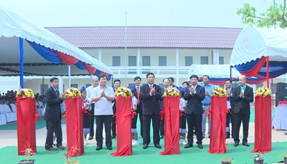 Lễ cắt băng bàn giao Trường Tiểu học Hữu nghị Luông Pha Băng – Quảng Ninh