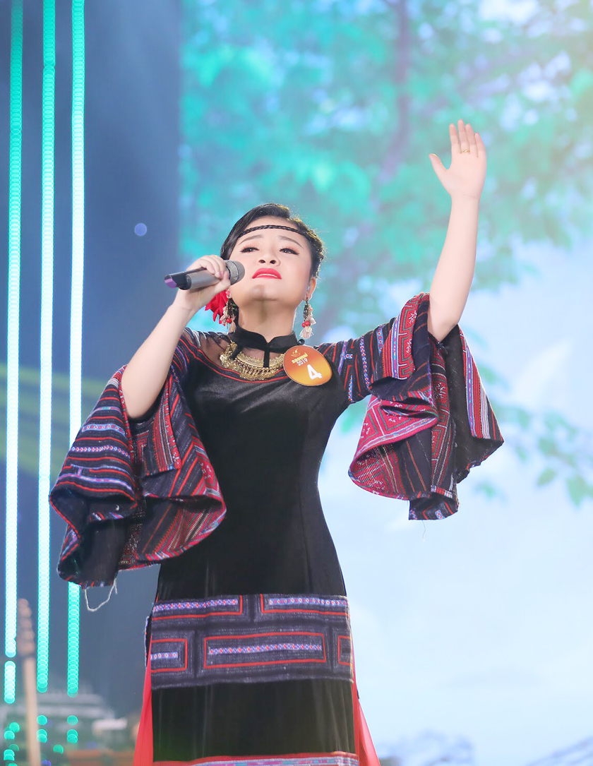 Hà Giang từng từng đoạt giải vàng Liên hoan Nghệ thuật châu Á - Asia Arts Festival.