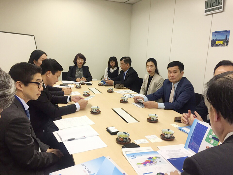 Đoàn công tác của tỉnh làm việc với Tổ chức Hỗ trợ doanh nghiệp vừa và nhỏ của Nhật Bản tại Kansai (SME Support Japan), TP Osaka, Nhật Bản tại Nhật Bản. Ảnh: Nghiêm Thái Sơn (IPA Quảng Ninh