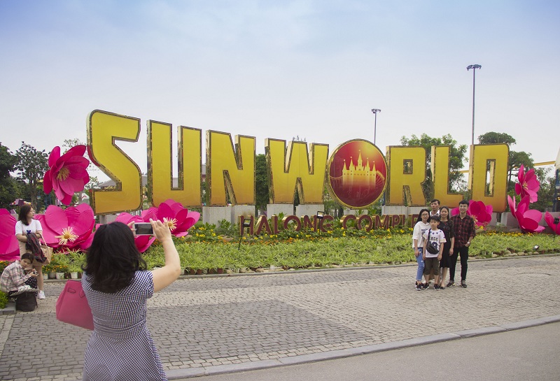 Với chương trình ưu đãi giảm giá vé, tổ hợp vui chơi giải trí Sun World Hạ Long cũng là một lựa chọn của các du khách