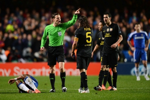  Trọng tài Felix Brych từng cầm còi trận Barca thua Chelsea ở bán kết Champions League 2011/12.