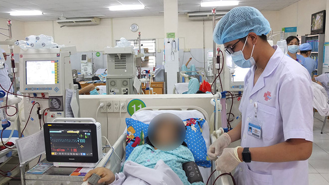 Nữ bệnh nhân N. giảm cân cấp tốc bị hư thận được cấp cứu tại Bệnh viện Bình Dân. ẢNH: BV