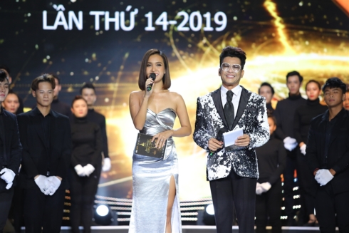 MC Thanh Bạch và Ái Phương đảm nhiệm vai trò người dẫn chương trình cho Lễ trao giải Cống hiến lần thứ 14 - 2019.