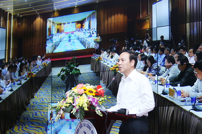 Phó Chủ tịch Thường trực UBND tỉnh Đặng Huy Hậu phát biểu tại Diễn đàn.