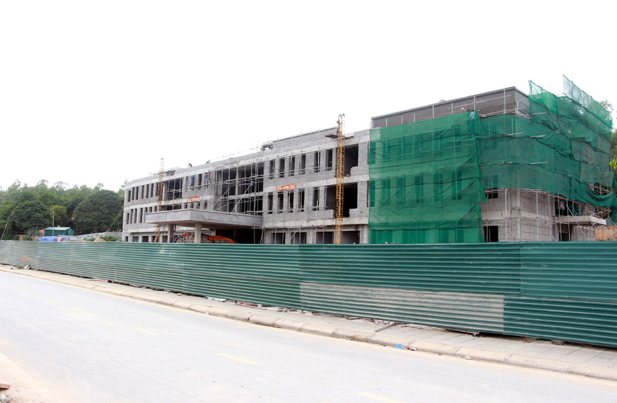 Trung tâm Y tế huyện Cô Tô đang được xây dựng.