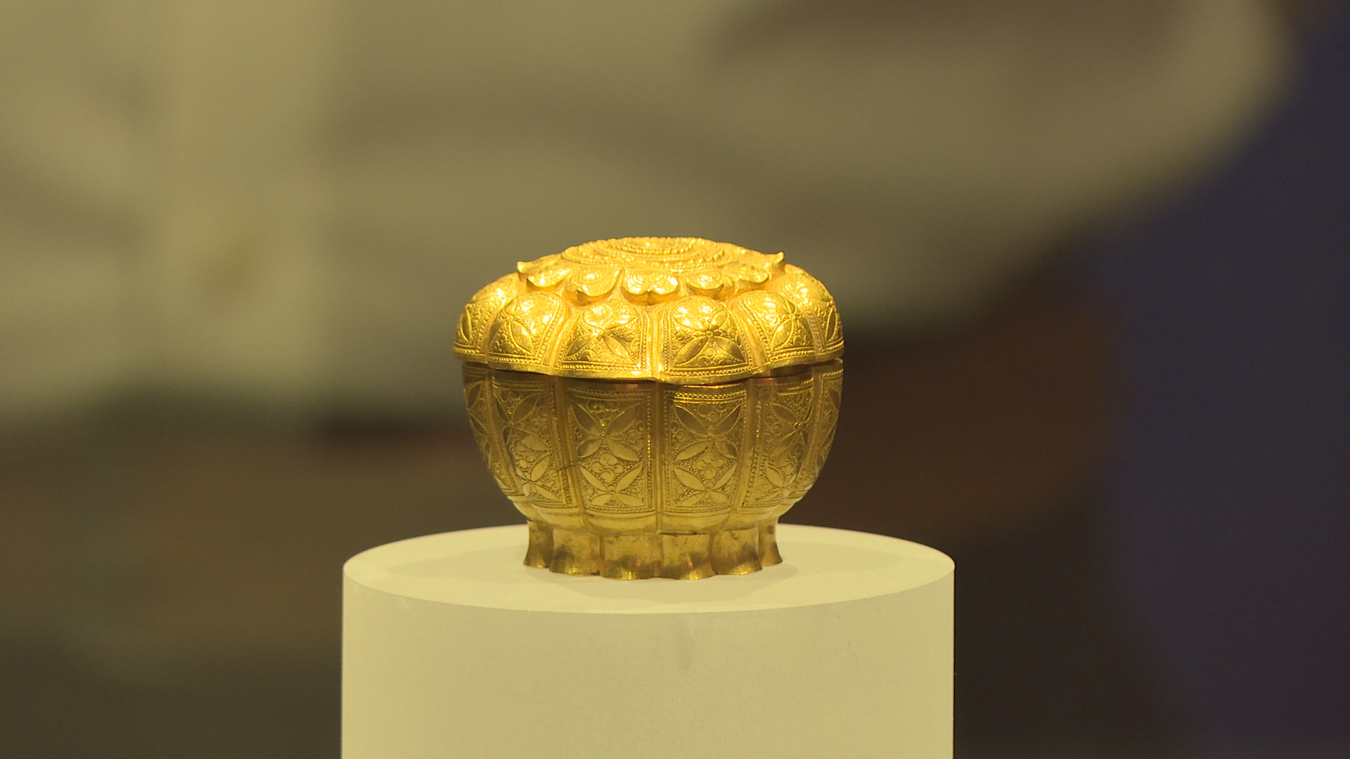 Bảo vật Hộp vàng Ngọa Vân - Yên Tử được trưng bày tại bảo tàng Quảng Ninh