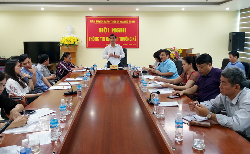 Đồng chí Đồng chí Hà Hải Dương, Phó Ban Thường trực Ban Tuyên giáo Tỉnh ủy phát biểu kết luận hội nghị