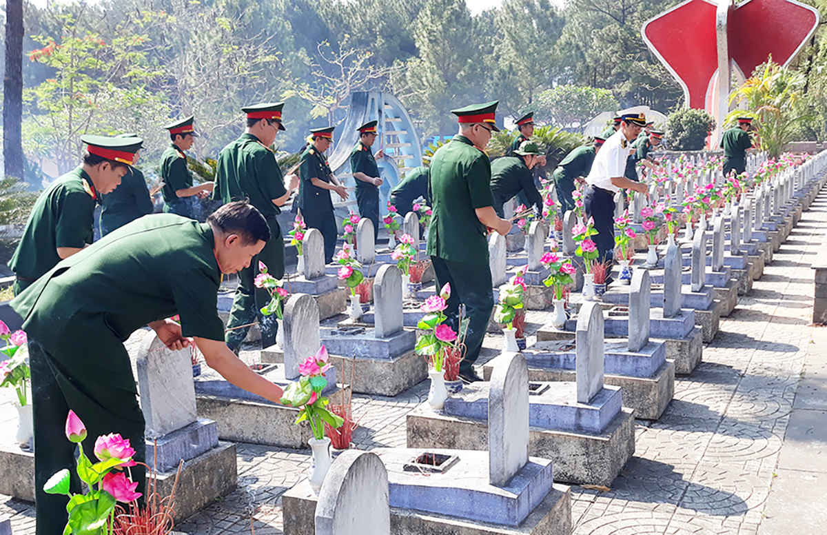 Tỉnh Quảng Ninh đã sớm xây dựng khu mô cho 81 liệt sỹ tại Nghĩa trang Trường Sơn