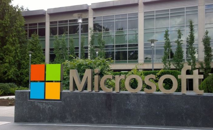 Microsoft cán mốc công ty 1 nghìn tỷ USD