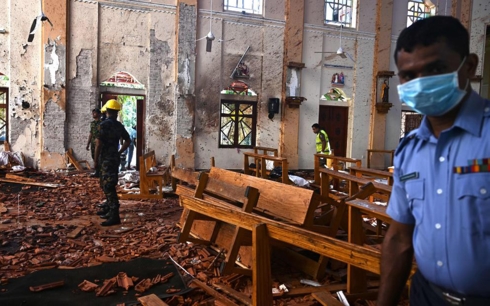 Hiện trường vụ đánh bom nhà thờ Sri Lanka hôm 21/4. Ảnh: CNN