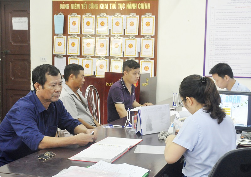 Trung tâm hành chính công TP Uông Bí phục vụ vô điều kiện các nhu cầu chính đáng của công dân.