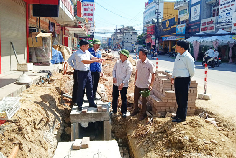 Lãnh đạo TP Uông Bí kiểm tra tiến độ xây dựng công trình xây dựng trên địa bàn TP Uông Bí