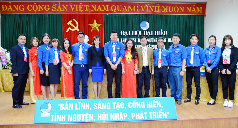 Ủy ban Hội LHTN phường Hồng Hà (TP Hạ Long) khóa IV, nhiệm kỳ 2019-2024, ra mắt Đại hội. 