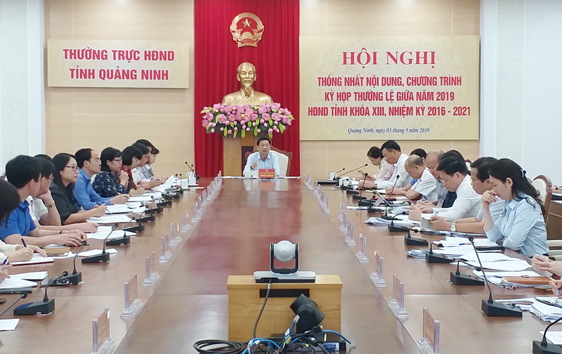 Đồng chí Nguyễn Văn Đọc, Bí thư Tỉnh uỷ, Chủ tịch HĐND tỉnh phát biểu kết luận hội nghị