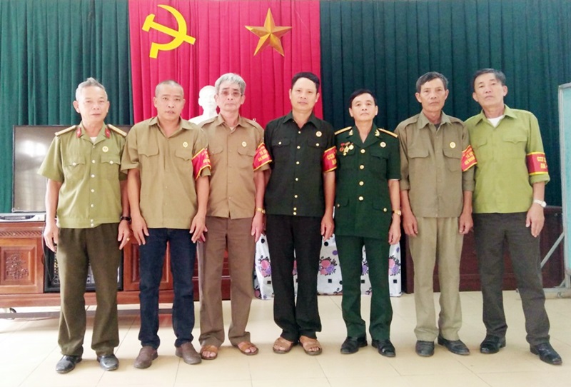 Ra mắt Tổ tự quản ANTT trên địa bàn phường Hà Phong do CCB làm nòng cốt.