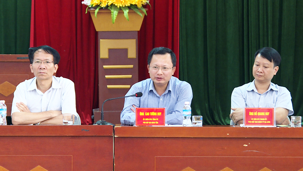 Đồng chí Cao Tường Huy, Phó Chủ tịch UBND tỉnh kết luận buổi giải quyết khiếu nại