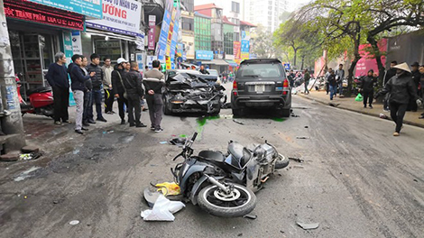 Hiện trường vụ “xe điên” gây tai nạn liên hoàn trên phố Ngọc Khánh đầu năm 2019.