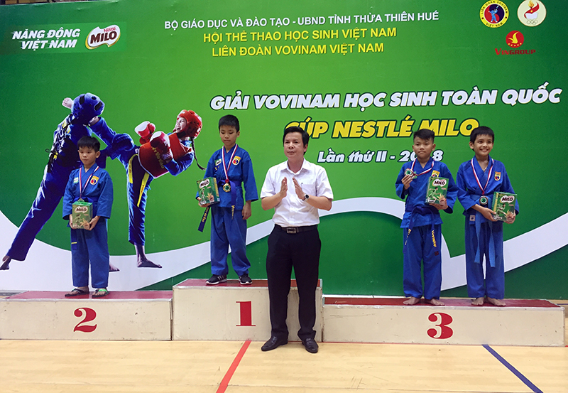 VĐV Nguyễn Trường Giang- QN nhận HCB giải Vovinam học sinh toàn quốc 2018.JPG