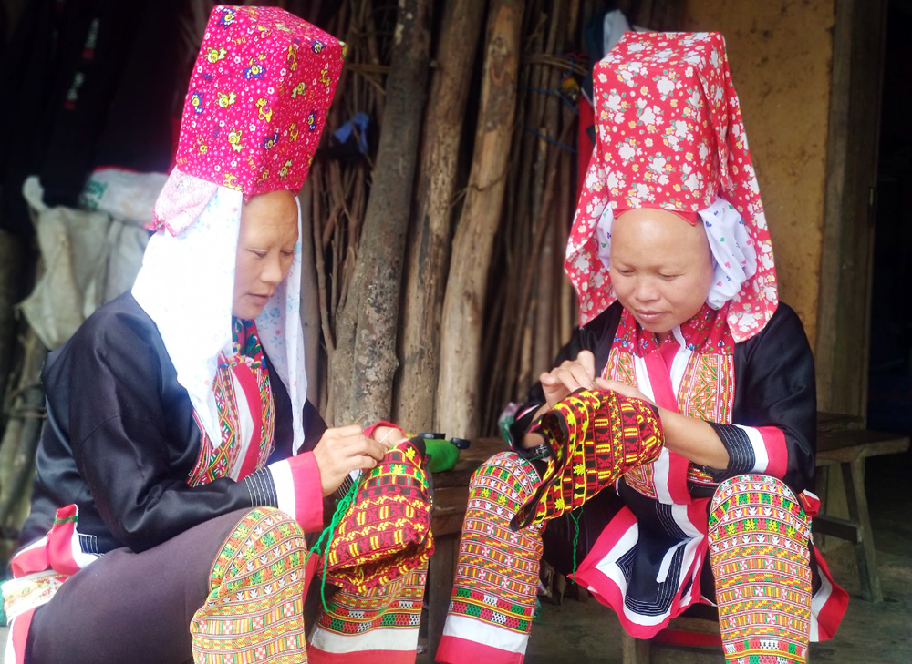 Văn hóa bản sắc dân tộc huyện Bình Liêu được bảo tồn và phát huy giá trị nhằm thu hút du khách, phát triển du lịch cộng đồng.
