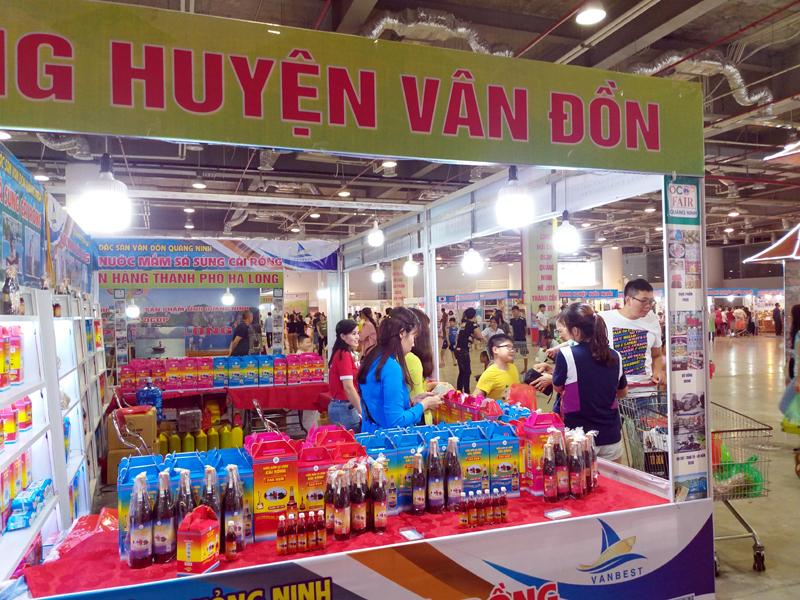 Sản phẩm của huyện Vân Đồn tham gia Hội chợ OCOP Quảng Ninh hè năm 2019
