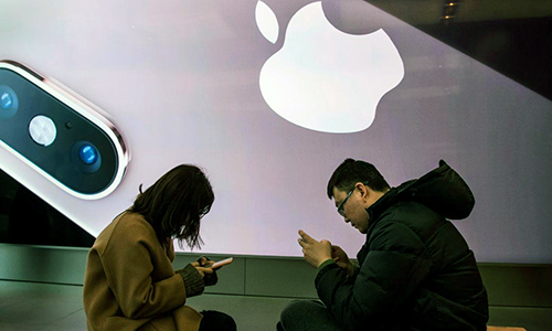 Người dùng Internet kêu gọi tẩy chay iPhone trong bối cảnh Mỹ cấm Huawei. Ảnh: Lebanon