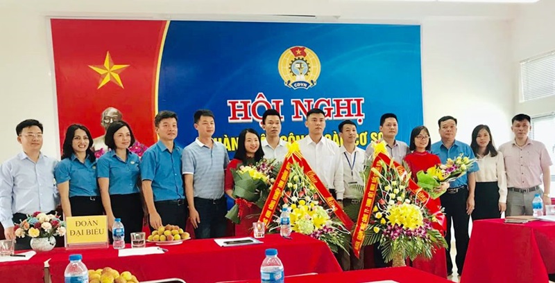 BCH Công đoàn Công ty TNHH Dệt may Bắc Giang Việt Nam (KCN Cảng biển Hải Hà, huyện Hải Hà) ra mắt cùng với đại diện Công đoàn các KCN tỉnh và LĐLĐ huyện Hải Hà trong tháng công nhân năm 2019.