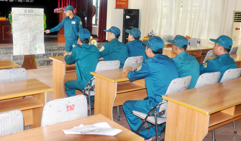Lực lượng dân quân thị trấn Đầm Hà (huyện Đầm Hà) triển khai phương án tác chiến bảo vệ địa bàn
