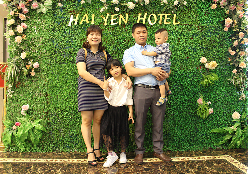 Gia đình của Phiên được Công ty cho đi nghỉ dưỡng tại khách sạn Hải Yến