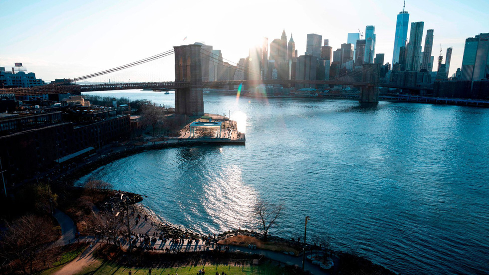 Cầu Brooklyn, hoàn thành năm 1883, là cây cầu treo dây võng bằng dây thép đầu tiên trên thế giới. Đây cũng là cây cầu cố định đầu tiên bắc qua sông East River của New York. - Ảnh: AFP/ Getty Imgaes