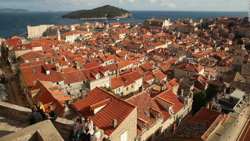 Thành phố Dubrovnik của Croatia trở nên nổi tiếng sau khi được chọn làm bối cảnh cho King's Landing, thủ đô của bảy vương quốc trong series phim truyền hình đình đám Game of Thrones của HBO - Ảnh: Xinhua/Sipa USA