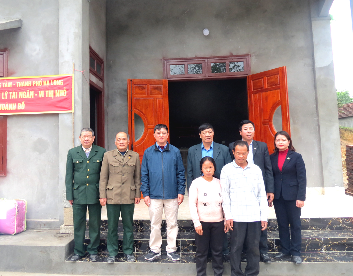 Hội nạn nhân chất độc da cam Hoành Bồ phối hợp hỗ trợ xây nhà mới cho gia đình anh Lý Tài Ngân, thôn Cài, xã Đồng Lâm.
