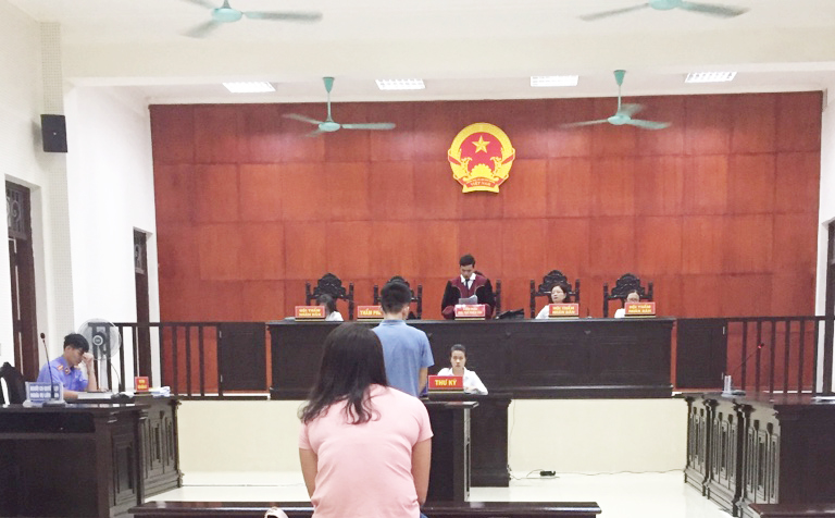 TAND tỉnh vừa đưa ra xét xử sơ thẩm vụ án hình sự tội “Hiếp dâm người dưới 16 tuổi” và tội “Dâm ô với người dưới 16 tuổi” đối với bị cáo Trần Hữu Thịnh (sinh năm 1979), trú tại thị trấn Cô Tô, huyện Cô Tô.
