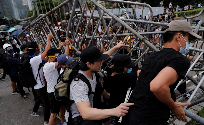 Biểu tình ở Hong Kong ngày 12/6. Ảnh: Reuters.