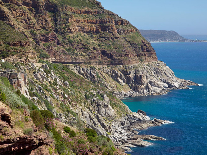  Đường Chapman dài 8km nằm dọc theo bờ biển phía Tây của Cape Town, Nam Phi. Với 114 khúc cua, đây là địa điểm lý tưởng để ngắm nhìn cảnh quan tuyệt đẹp của Đại Tây Dương.