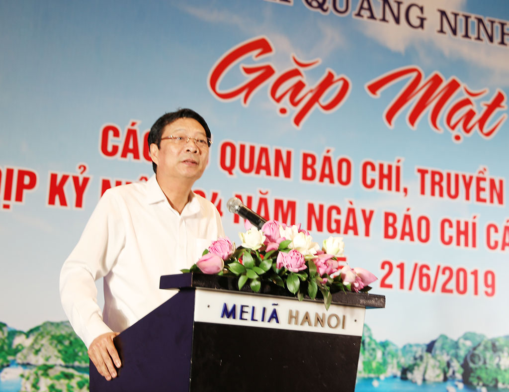 Bí thư Tỉnh ủy, Chủ tịch HĐND tỉnh Nguyễn Văn Đọc phát biểu tại buổi gặp mặt.