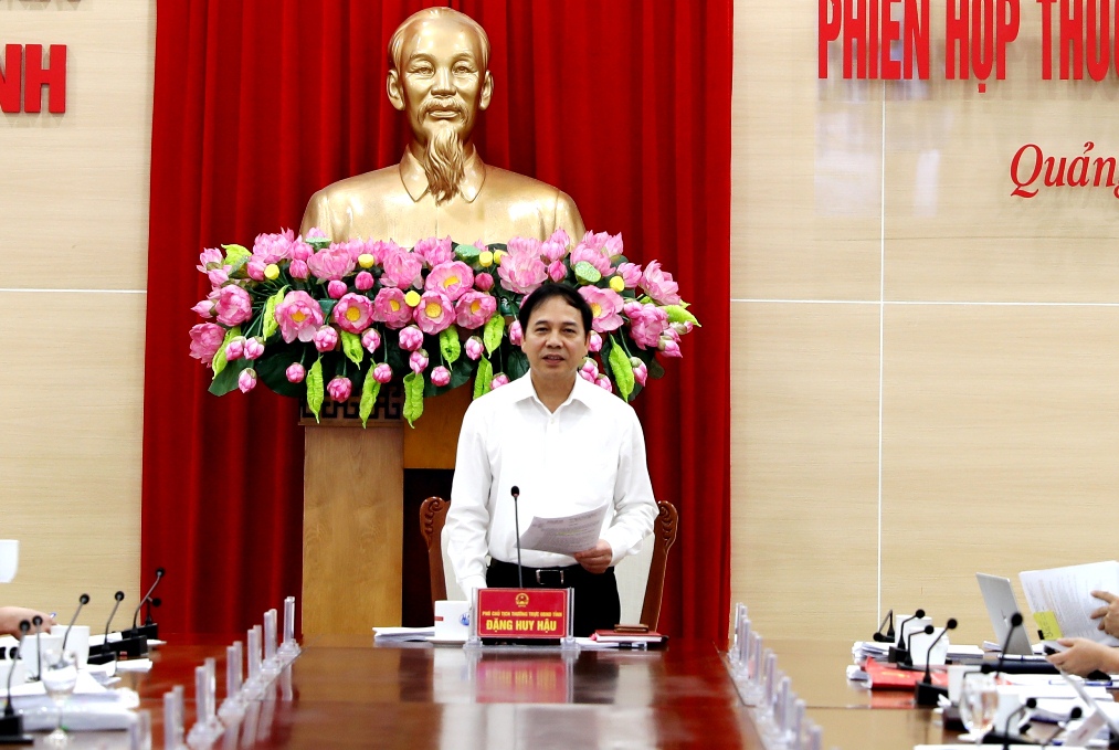 Phó Chủ tịch Thường trực UBND tỉnh Đặng Huy Hậu kết luận phiên họp.
