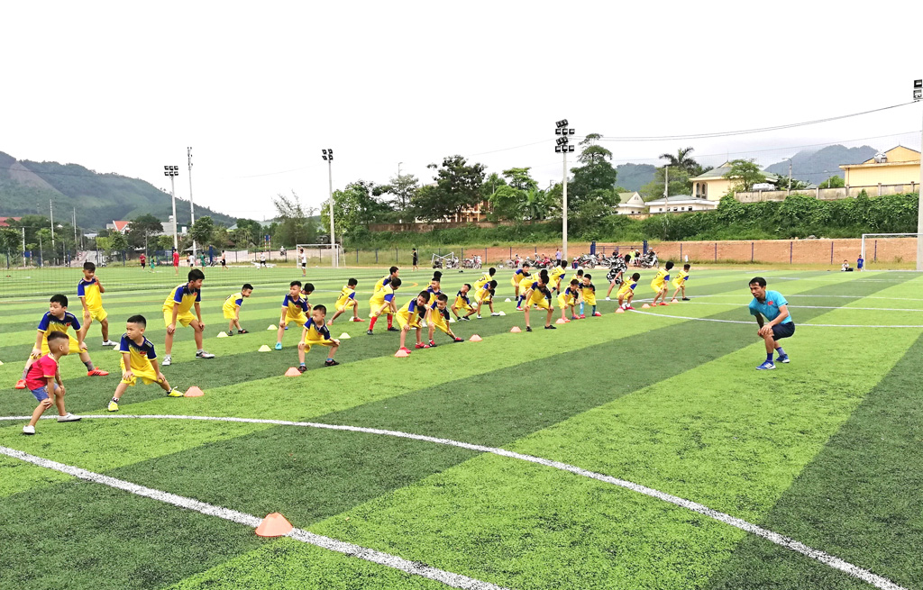 Lớp năng khiếu bóng đá cho thiếu nhi huyện Ba Chẽ