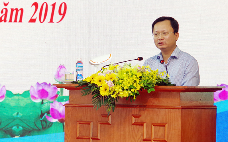 Đồng chí Cao Tường Huy, Phó Chủ tịch UBND tỉnh phát biểu tại hội nghị