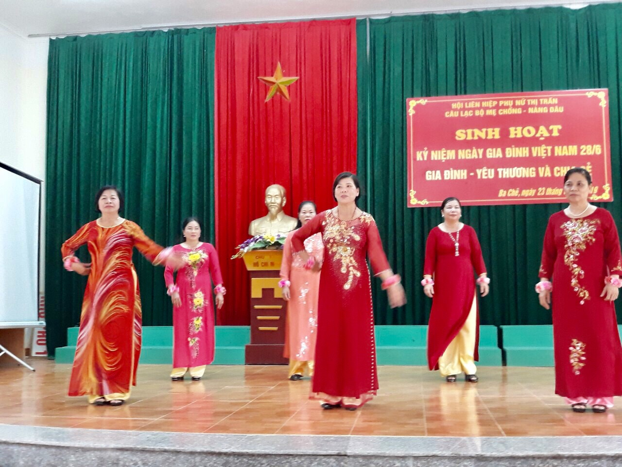 Hội LHPN thị trấn Ba Chẽ (huyện Ba Chẽ) tổ chức sinh hoạt chuyên đề Kỷ niệm ngày Gia đình Việt Nam 28/6