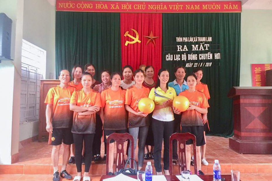 Hội LHPN xã Thanh Lâm (Ba Chẽ) ra mắt CLB Bóng chuyền hơi, tạo môi trường sinh hoạt vui, khỏe cho chị em hội viên.