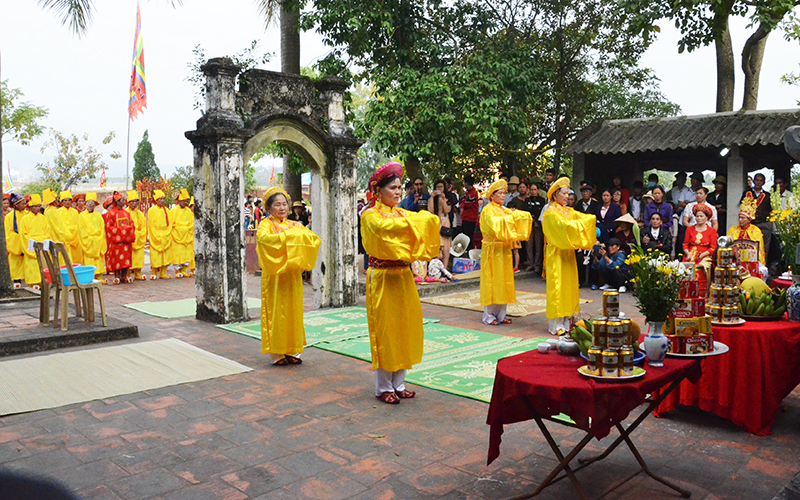 Lễ hội đền vua Lê Thái Tổ ở xã Lê Lợi (huyện Hoành Bồ)