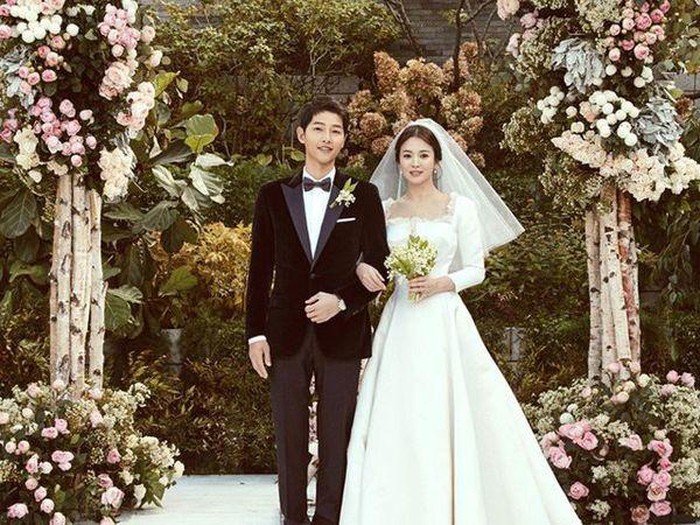 Song Joong Ki - Song Hye Kyo quyết định ly hôn sau 1 năm 8 tháng nên duyên vợ chồng khiến cả Châu Á ngỡ ngàng.