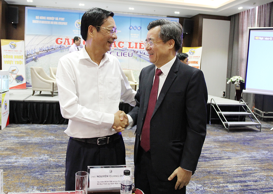 đồng chí Nguyễn Quang Dương, Bí thư Tỉnh ủy Quảng Ninh trao đổi tại hội thảo.