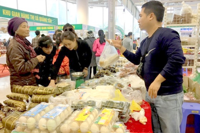 Các sản phẩm nông sản của Tiên Yên được đông đảo người tiêu dùng ủng hộ tại Hội chợ OCOP Xuân 2019.