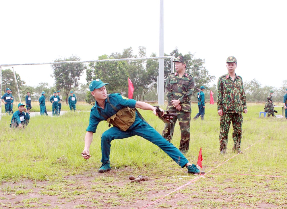 Công tác huấn luyện lực lượng dân quân tự vệ trên địa bàn TX Quảng Yên 100% đạt yêu cầu. 